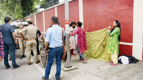 Pregnant Woman Delivers Baby on Roadside in Uttar Pradesh: A Wake-up Call for UP